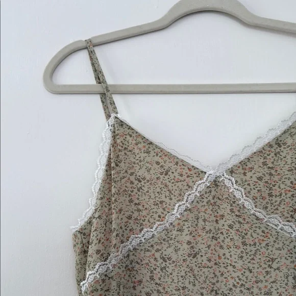 Green Tiered Ruffled Midi Sundress - Picture 5 of 9